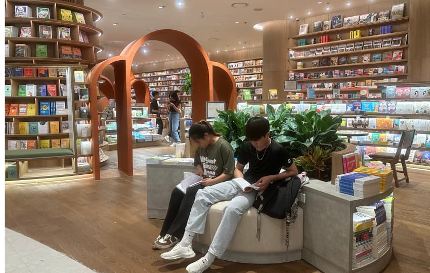 Nhã Nam Book N' Coffee - 2